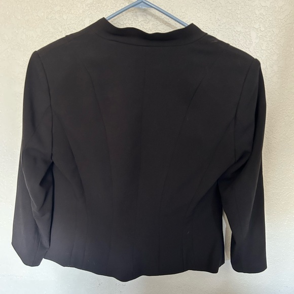 Short Waist Women’s Blazer - Picture 2 of 3